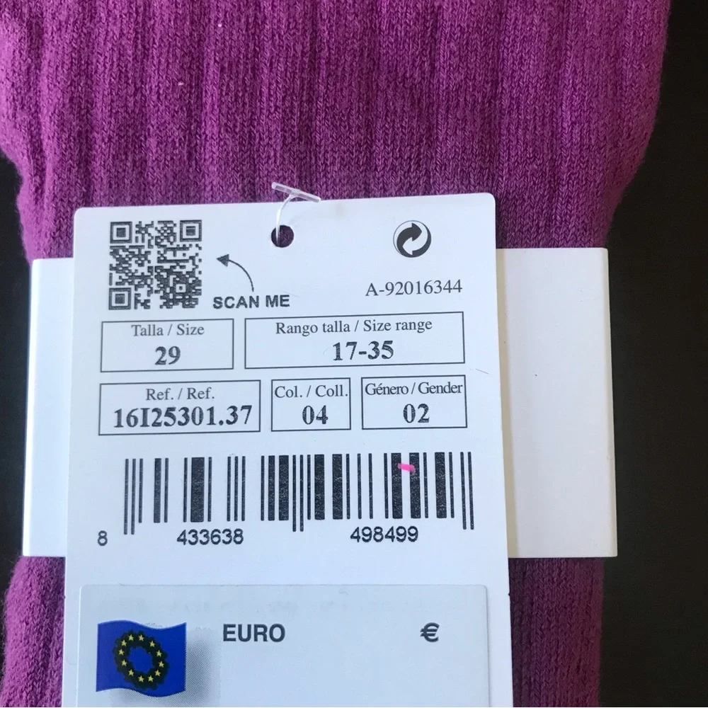 NWT Neck & Neck Purple Footed Tights, Size 29 EU/ 3-5 Years.